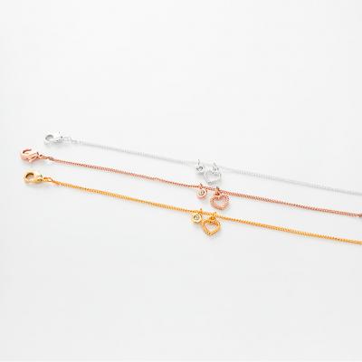 Entrelazos - P019076-2 Set 3 pulseras dije corazón y cristal con baño de oro 24K